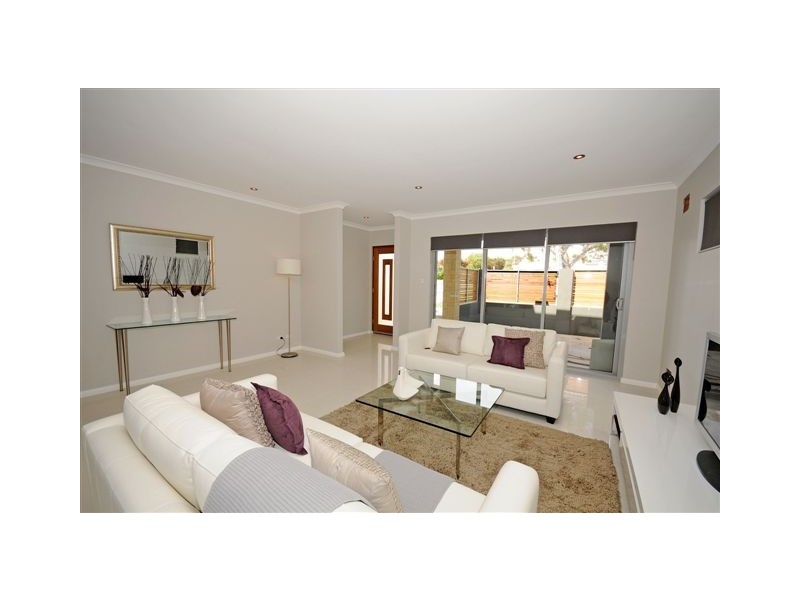 1/39 Murray Road, Bicton WA 6157