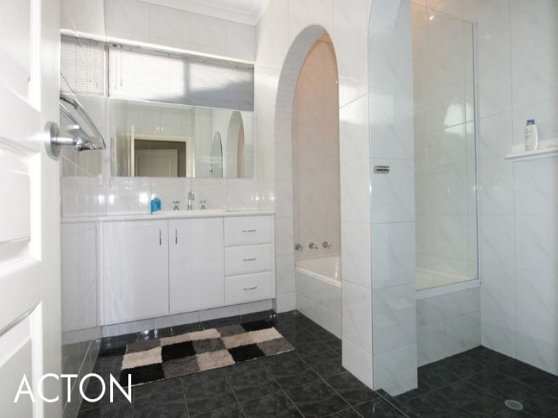 1 Leece Place, Booragoon WA 6154