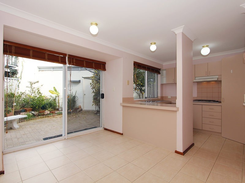 2/72 Macleod Road, Applecross WA 6153