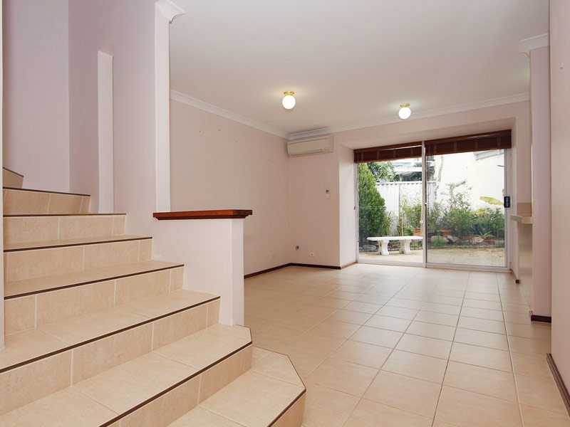 2/72 Macleod Road, Applecross WA 6153