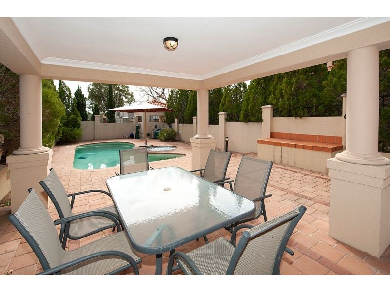 3/9 Tweeddale Road, Applecross WA 6153
