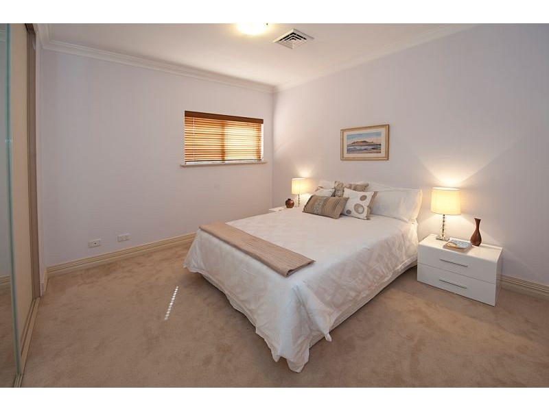 3/9 Tweeddale Road, Applecross WA 6153