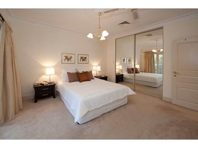 3/9 Tweeddale Road, Applecross WA 6153