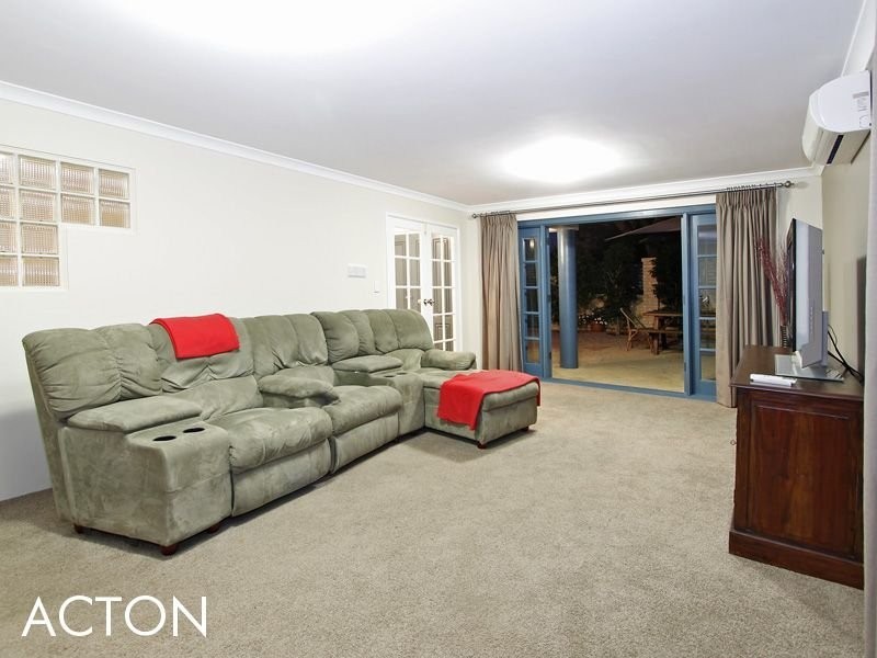 20 Crest Avenue, Mount Pleasant WA 6153