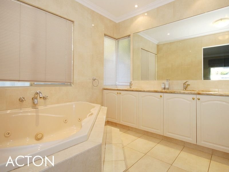 3A Dunvegan Road, Applecross WA 6153