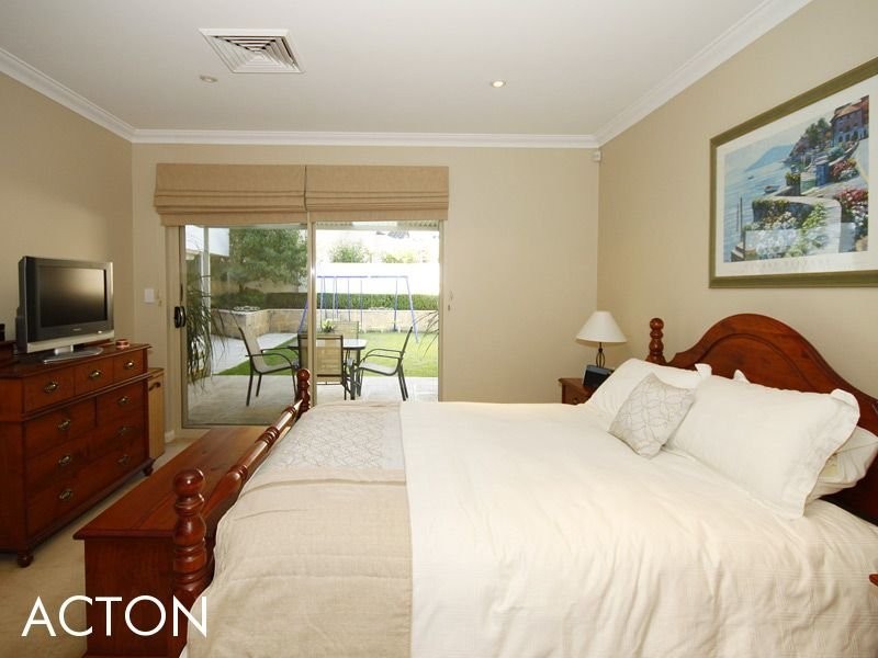 3A Dunvegan Road, Applecross WA 6153