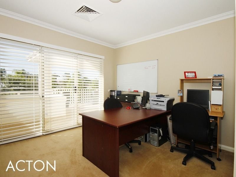 3A Dunvegan Road, Applecross WA 6153