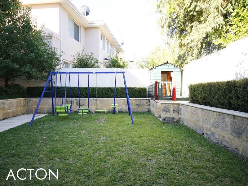 3A Dunvegan Road, Applecross WA 6153