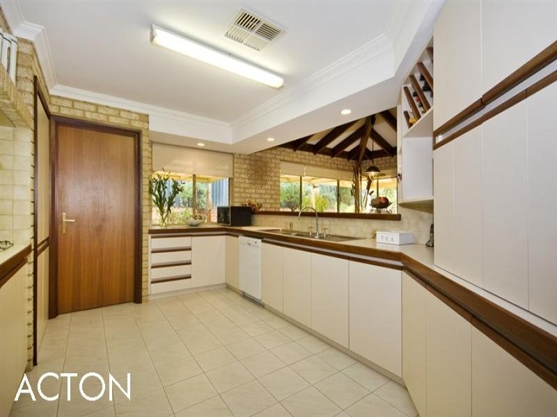 19 Ventnor Avenue, Mount Pleasant WA 6153