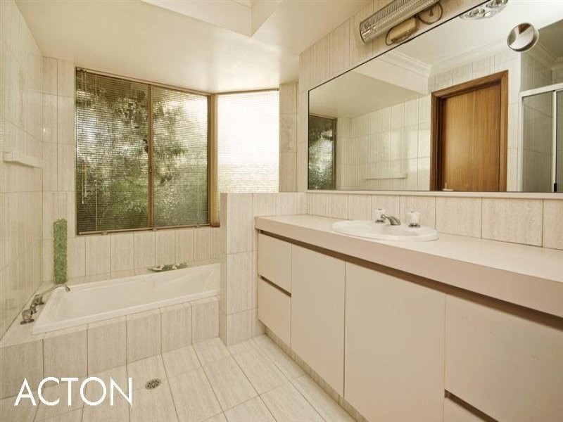 19 Ventnor Avenue, Mount Pleasant WA 6153