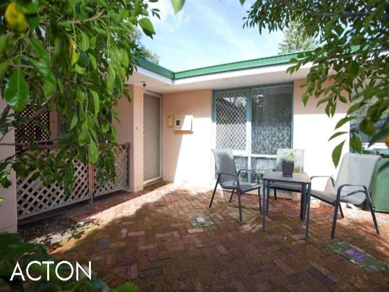 9A Redwood Crescent, Melville WA 6156