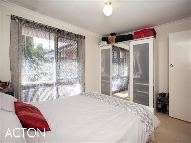 9A Redwood Crescent, Melville WA 6156