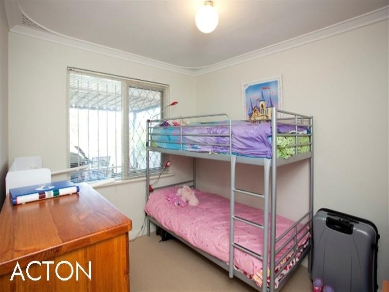 9A Redwood Crescent, Melville WA 6156