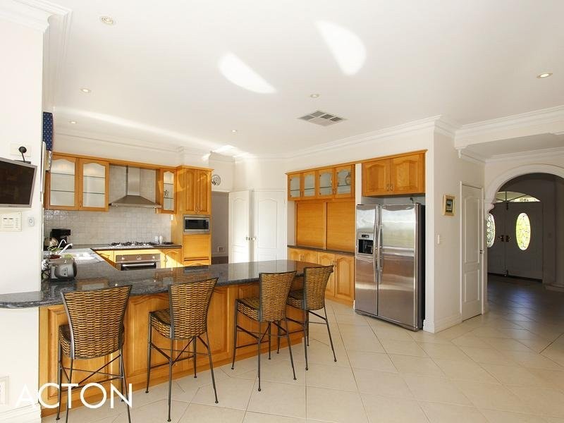 76 Ullapool Road, Mount Pleasant WA 6153
