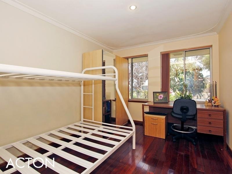 190 Riseley Street, Booragoon WA 6154