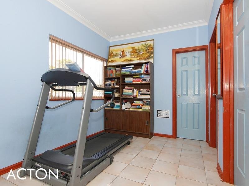 190 Riseley Street, Booragoon WA 6154