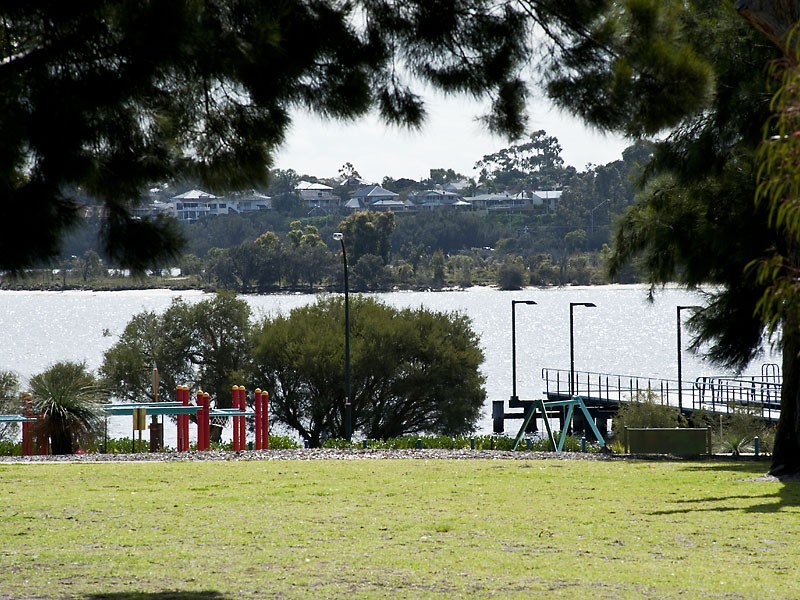 3 Shirley Avenue, Mount Pleasant WA 6153