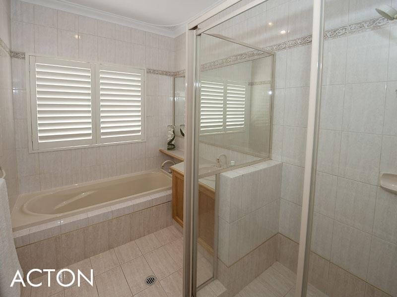 3/9 Tweeddale Road, Applecross WA 6153