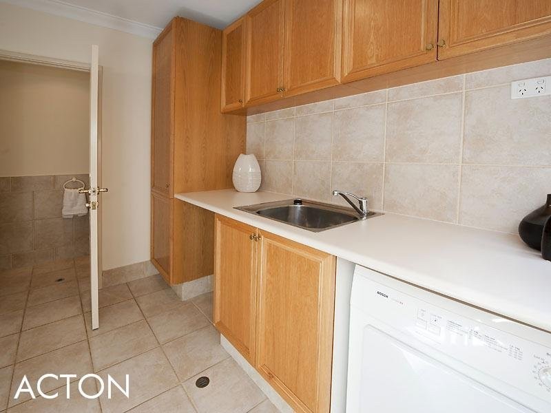 3/9 Tweeddale Road, Applecross WA 6153