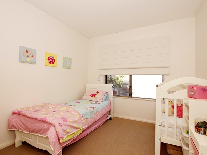 1/13 Tweeddale Road, Applecross WA 6153