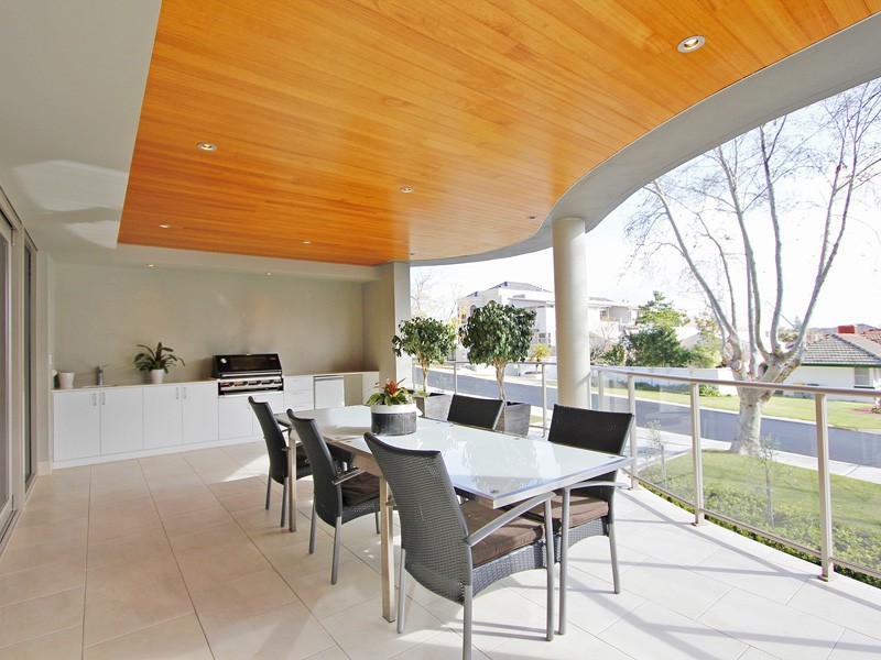 1/13 Tweeddale Road, Applecross WA 6153