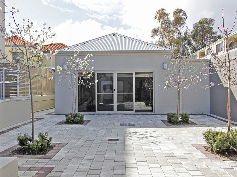 1/13 Tweeddale Road, Applecross WA 6153