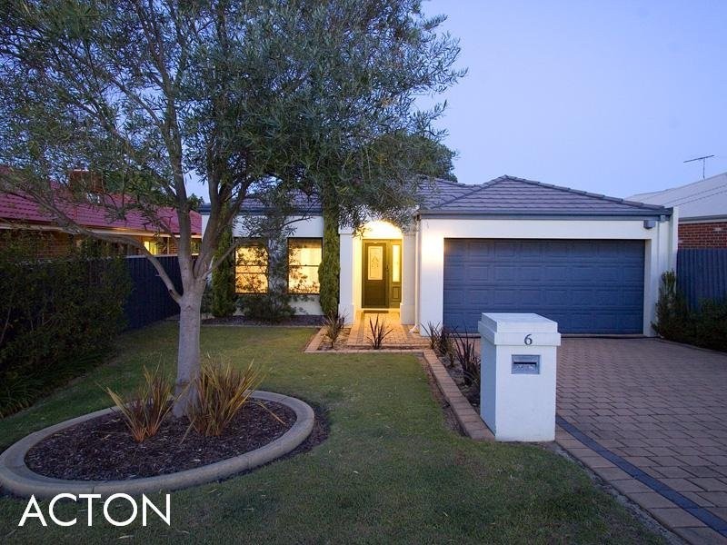 6 Williams Road, Melville WA 6156