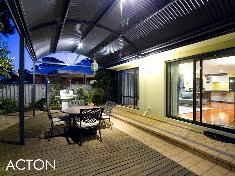 6 Williams Road, Melville WA 6156