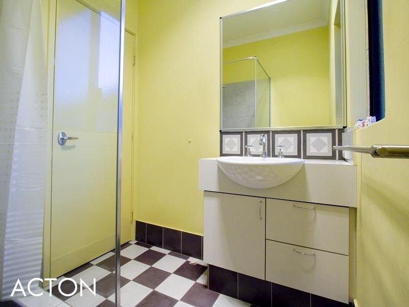 6 Williams Road, Melville WA 6156