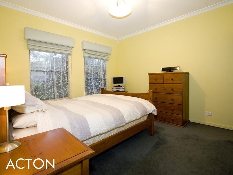 6 Williams Road, Melville WA 6156