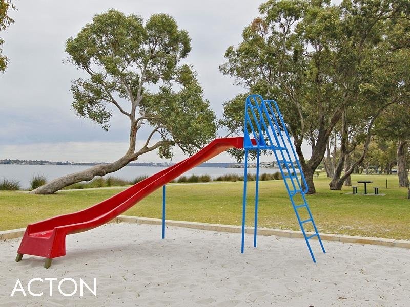 1 Cantray Avenue, Applecross WA 6153