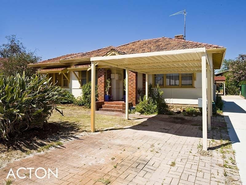 28 Latham Street, Alfred Cove WA 6154