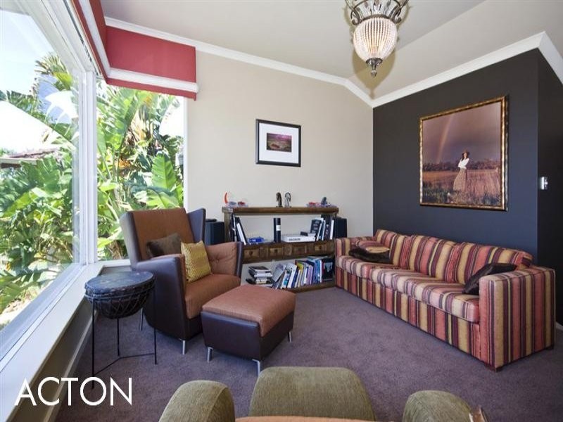 36 Whitfeld Terrace, Winthrop WA 6150