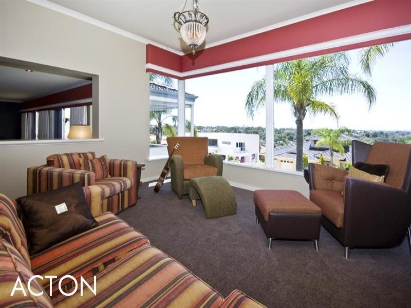 36 Whitfeld Terrace, Winthrop WA 6150