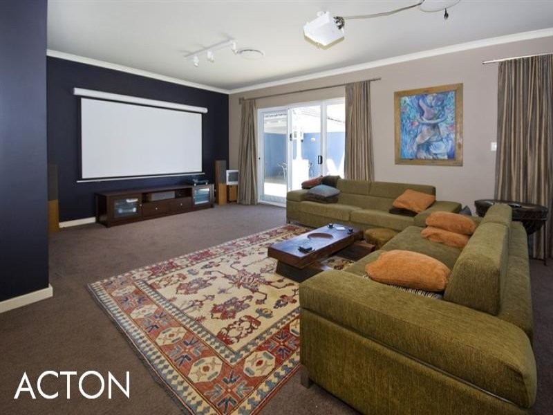 36 Whitfeld Terrace, Winthrop WA 6150