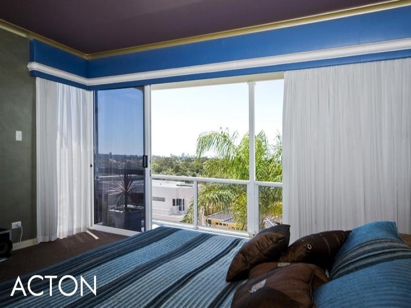 36 Whitfeld Terrace, Winthrop WA 6150