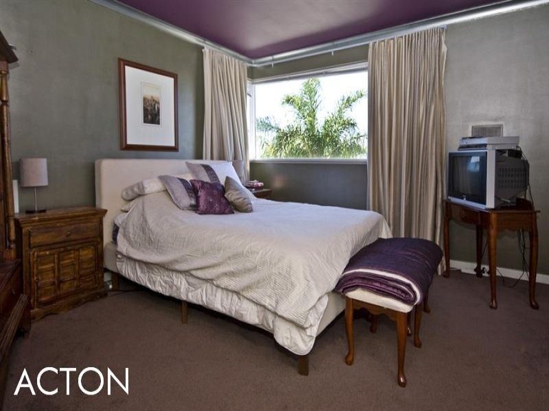 36 Whitfeld Terrace, Winthrop WA 6150