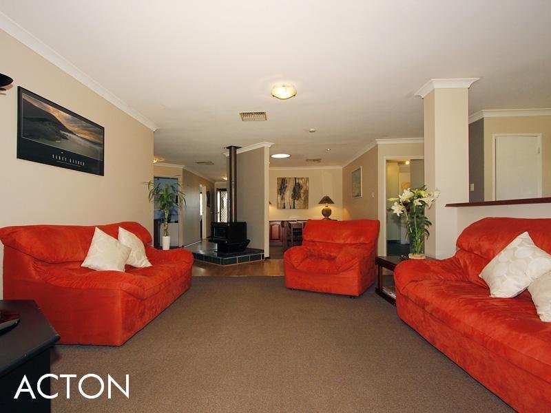 25 Vancouver Drive, Canning Vale WA 6155