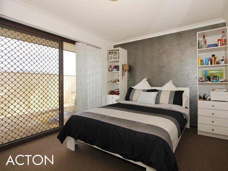 25 Vancouver Drive, Canning Vale WA 6155