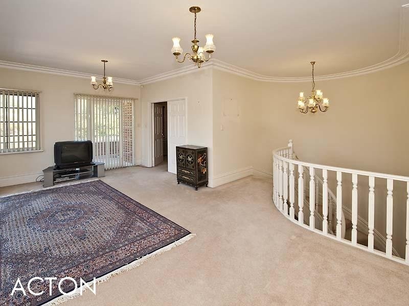 9 Forbes Road, Applecross WA 6153