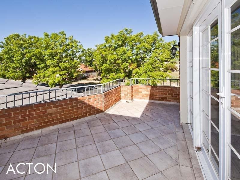 9 Forbes Road, Applecross WA 6153