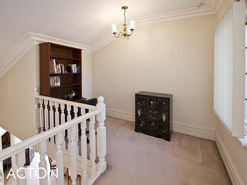 9 Forbes Road, Applecross WA 6153