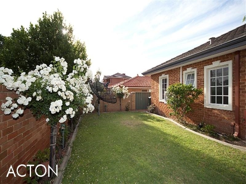 9 Forbes Road, Applecross WA 6153