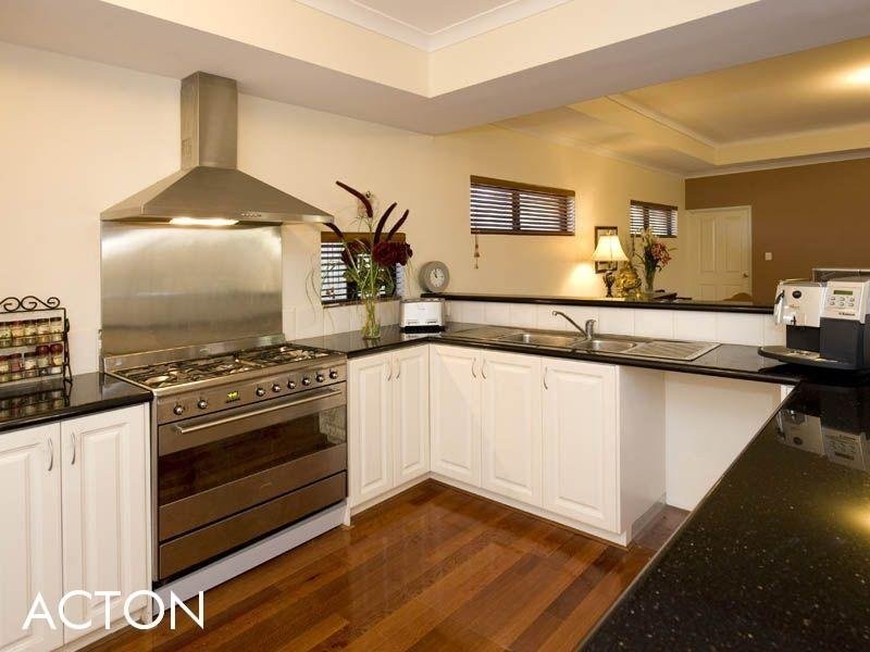 11 Jane Road, Applecross WA 6153
