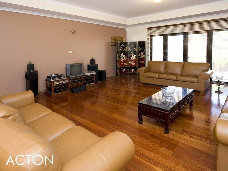 11 Jane Road, Applecross WA 6153