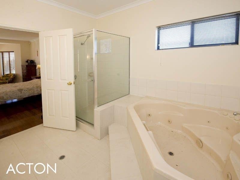 11 Jane Road, Applecross WA 6153