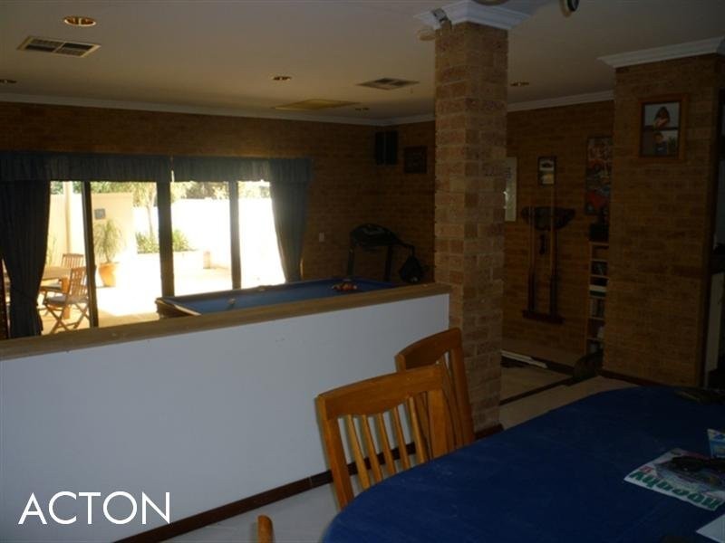 15 Dickenson Way, Booragoon WA 6154