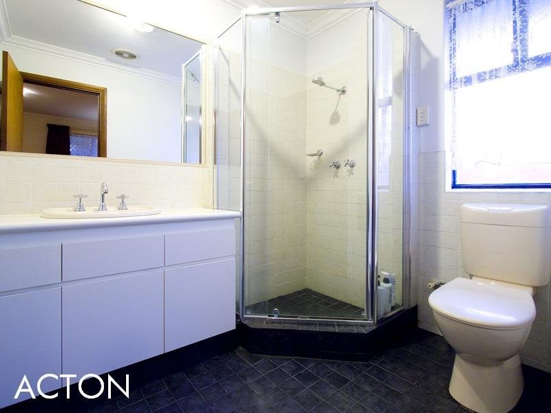 15 Dickenson Way, Booragoon WA 6154