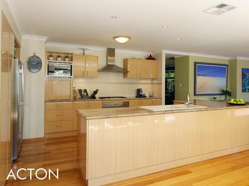 46 Dunvegan Road, Applecross WA 6153