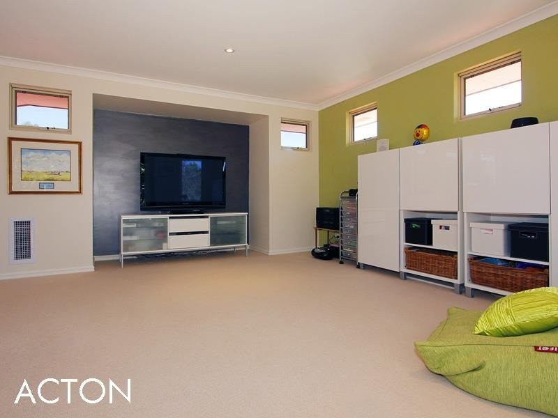 46 Dunvegan Road, Applecross WA 6153